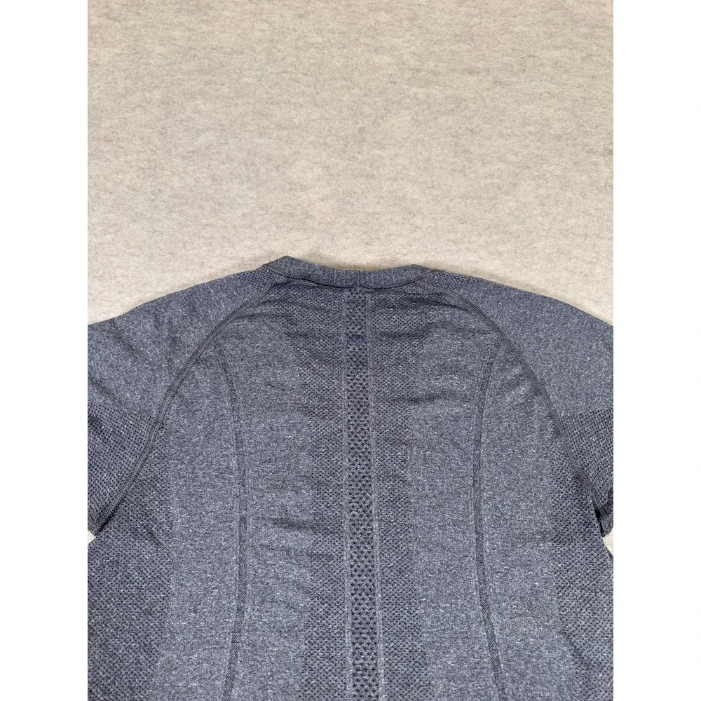 Lululemon Swiftly Tech Shirt Womens 8 Gray Short Sleeve Run Yoga Athletic Gym